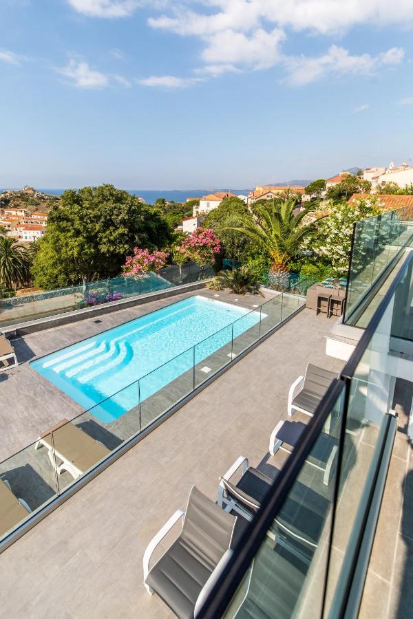 Hotel Villa R كالفي المظهر الخارجي الصورة